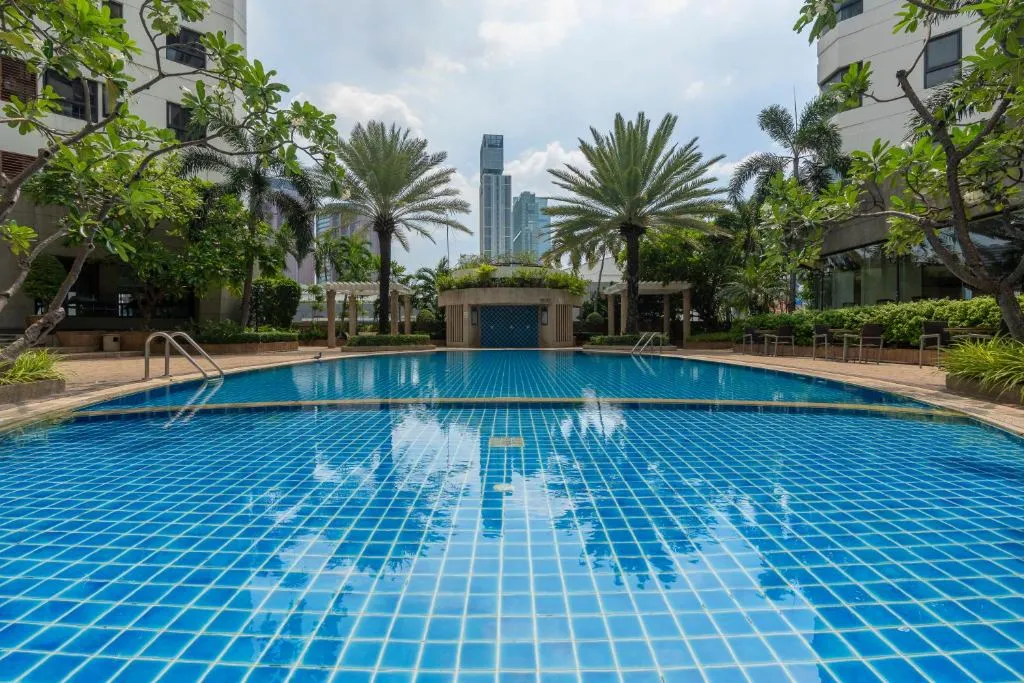 Main swimming pool at 4 star hotel in Pratunam Bangkok