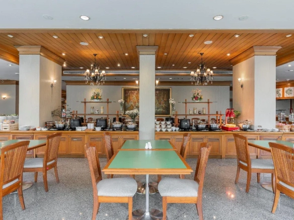 Main restaurant in 4 star hotel Pratunam Bangkok
