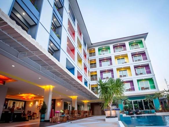 3 star hotel for sale Bang Lamung Pattaya Main swimming pool with hotel building at The Ninth Pattaya Hotel Pattaya