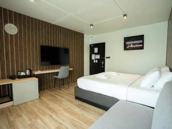 Hotel public area supporting multiple revenue uses