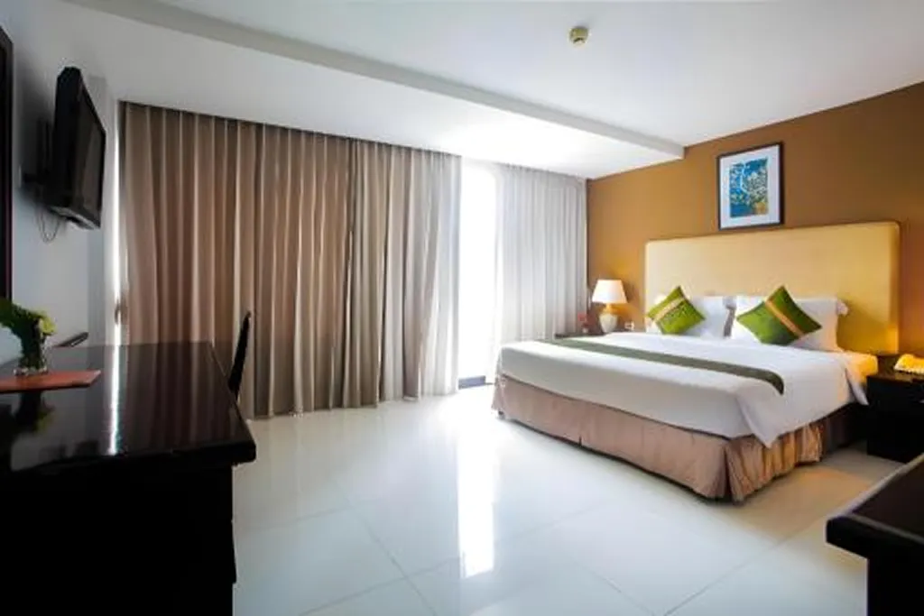 Spacious guest room layout suitable for business travelers
