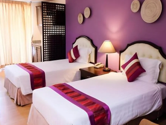 Family-style guest room with functional design