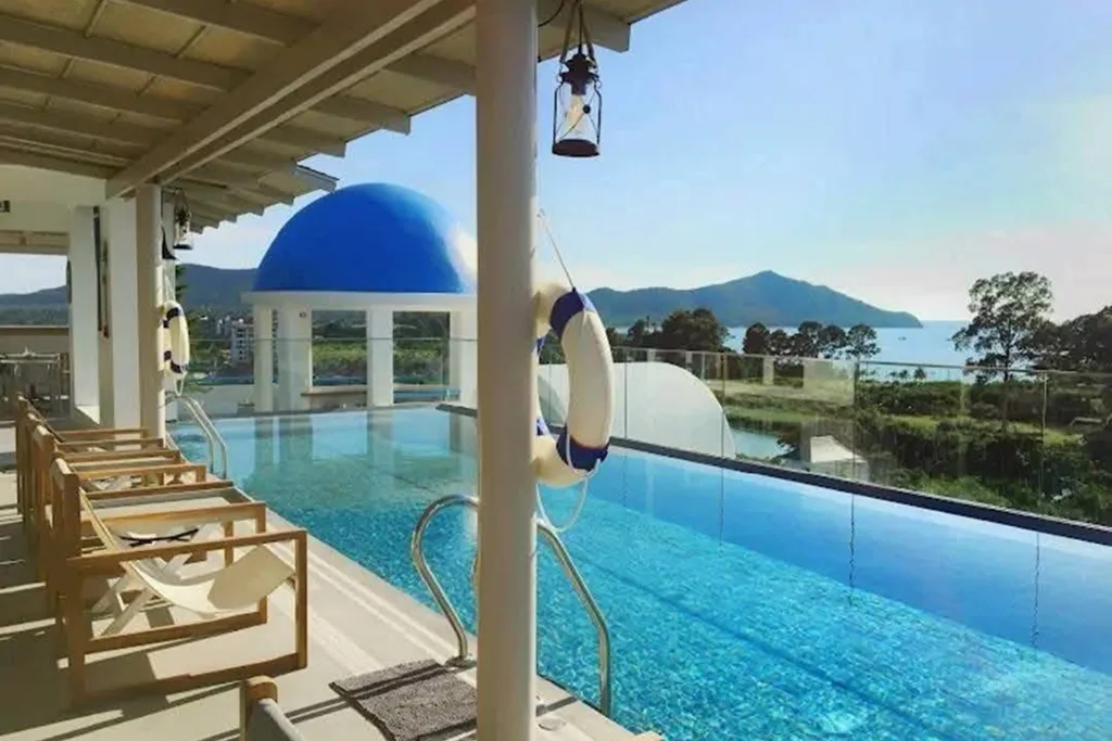 Jacuzzi bathtub suite enhancing luxury positioning