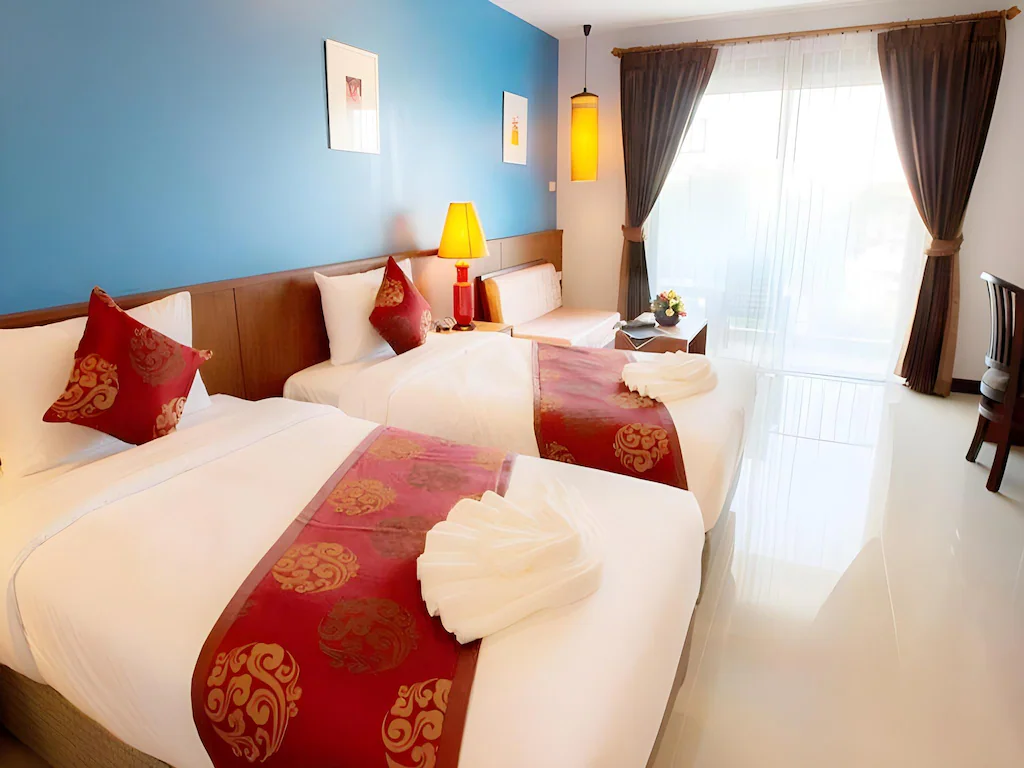 Bright twin bed room at The Ninth Pattaya Hotel Pattaya