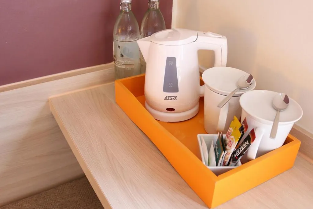 In-room coffee and kettle amenities