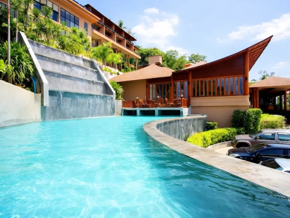 Pool deck and relaxation area