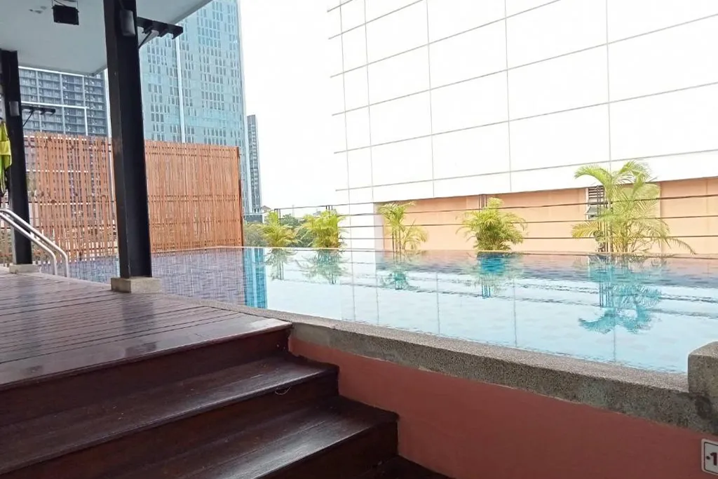 Standard guest room suitable for consistent occupancy