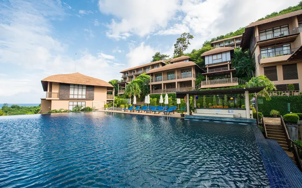 Boutique hotel exterior daytime view