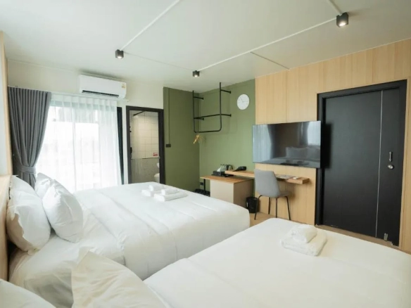 Modern hotel bathroom with clean design supporting premium guest experience