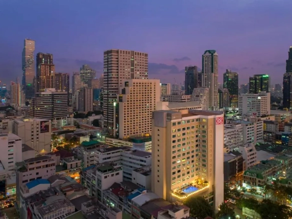 High-rise city view surrounding hotel location