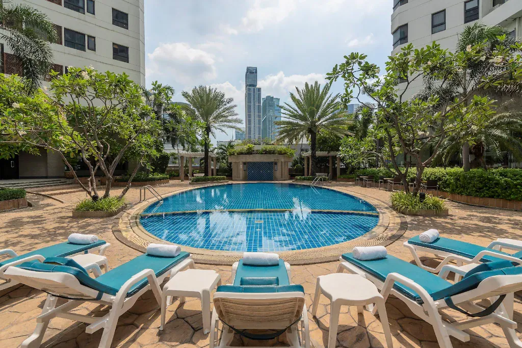 Outdoor pool area of Pratunam all suites hotel