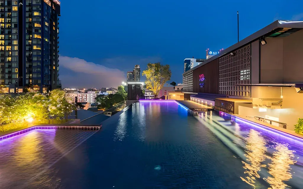 Rooftop swimming pool at boutique hotel in North Pattaya