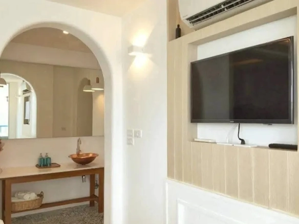 Spa-style bathtub suite for relaxation-focused guests