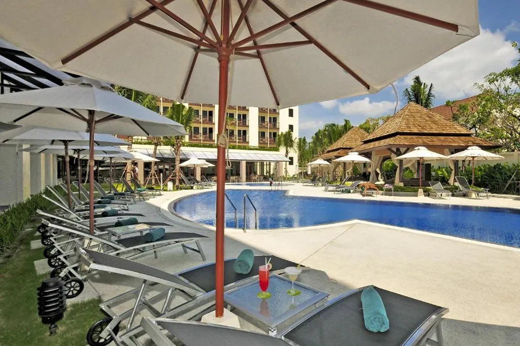 oolside umbrella and relaxation area