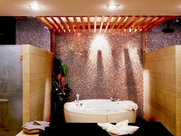 Kids play area and family-friendly zone