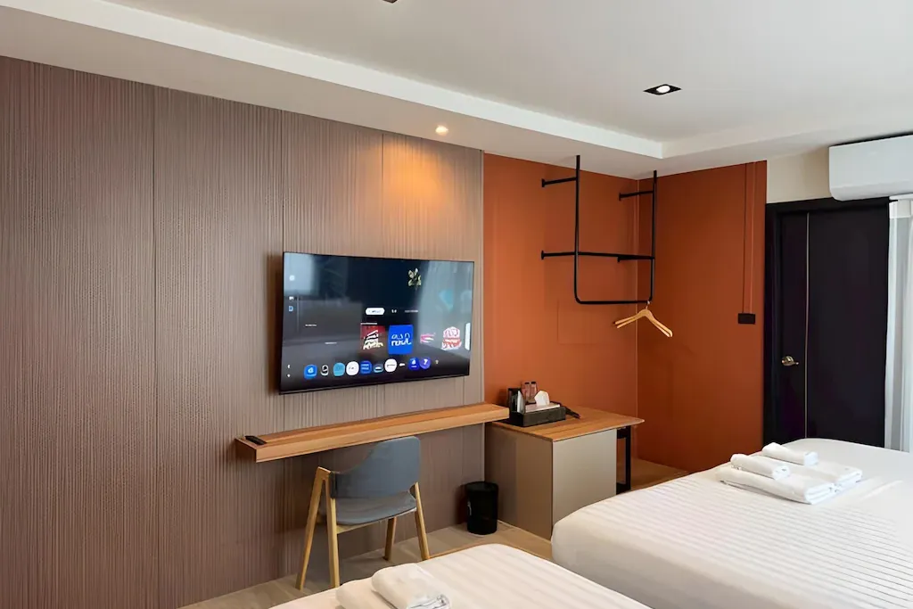 Commercial zone near hotel supporting business demand