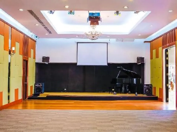 Meeting room setup for corporate events