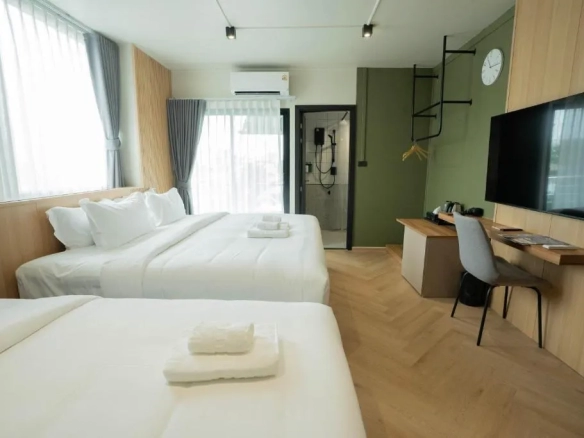 Commercial zone near hotel supporting business demand