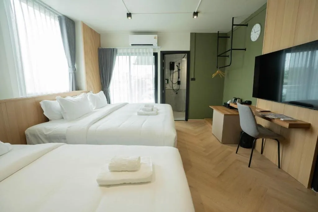 Commercial zone near hotel supporting business demand