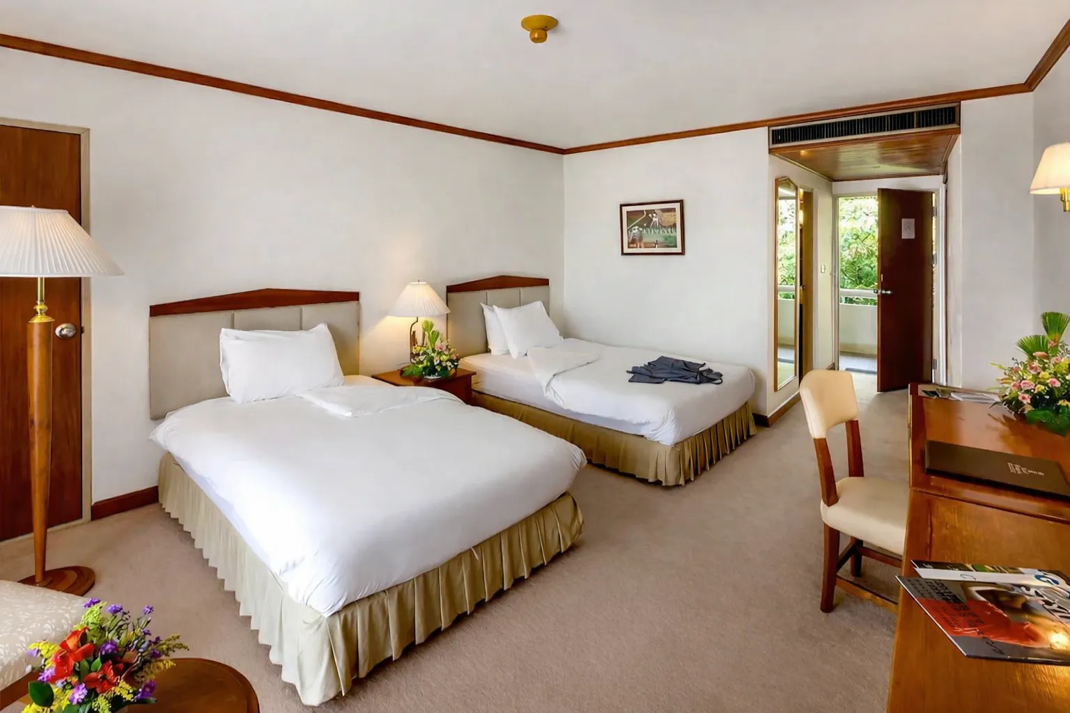 29.twin-bed-guest-room-golf-resort-chiang-mai Twin bed guest room at Chiang Mai golf resort