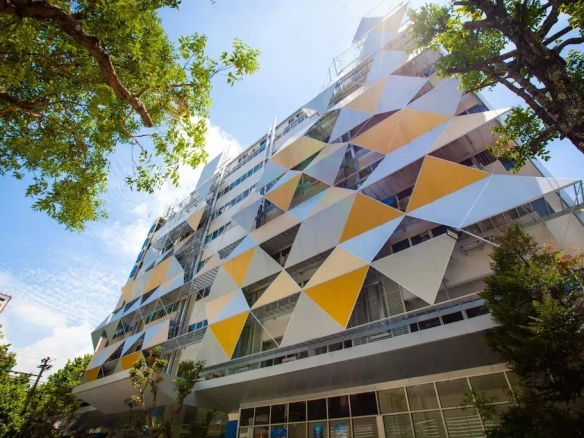 3.5-star boutique hotel for sale in Sukhumvit Soi 3 Bangkok