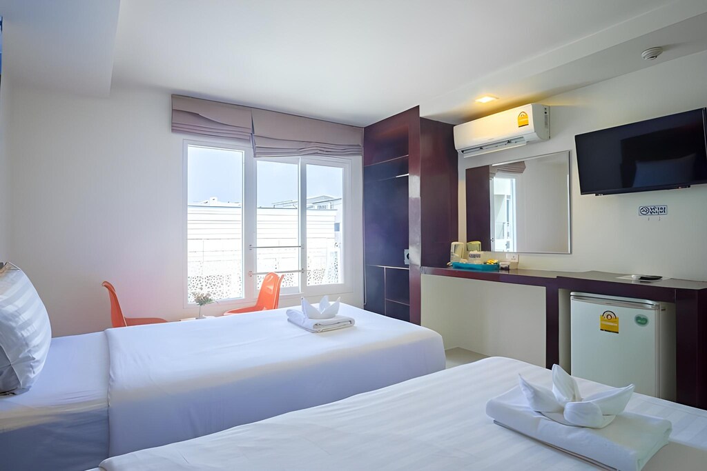 Cafe and casual dining space