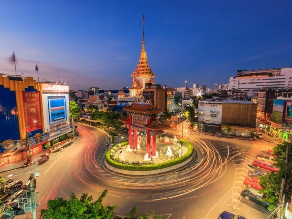 Major city landmark near hotel location