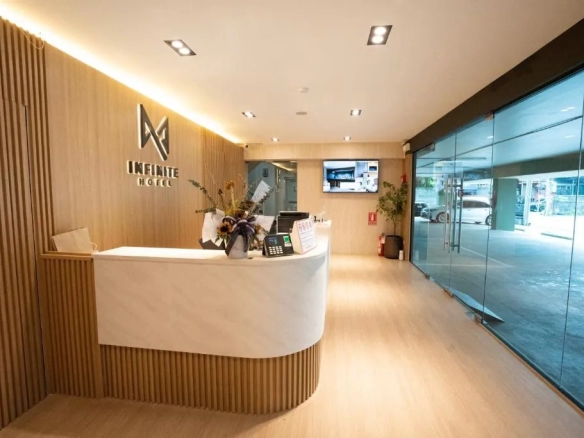 Modern hotel bathroom with clean design supporting premium guest experience