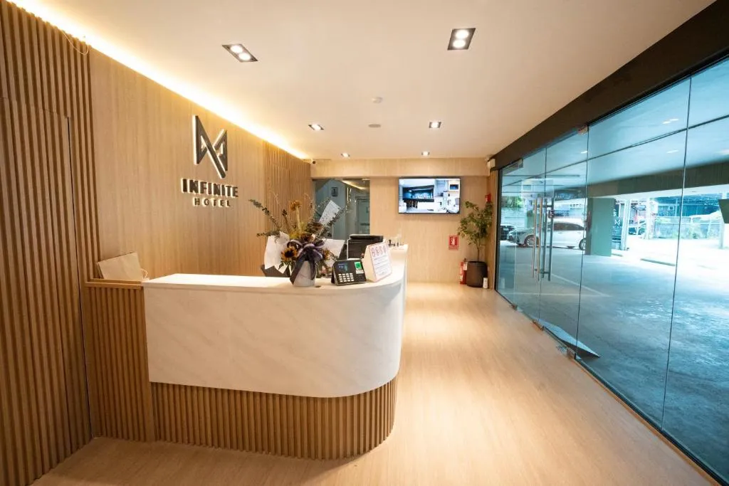 Modern hotel bathroom with clean design supporting premium guest experience
