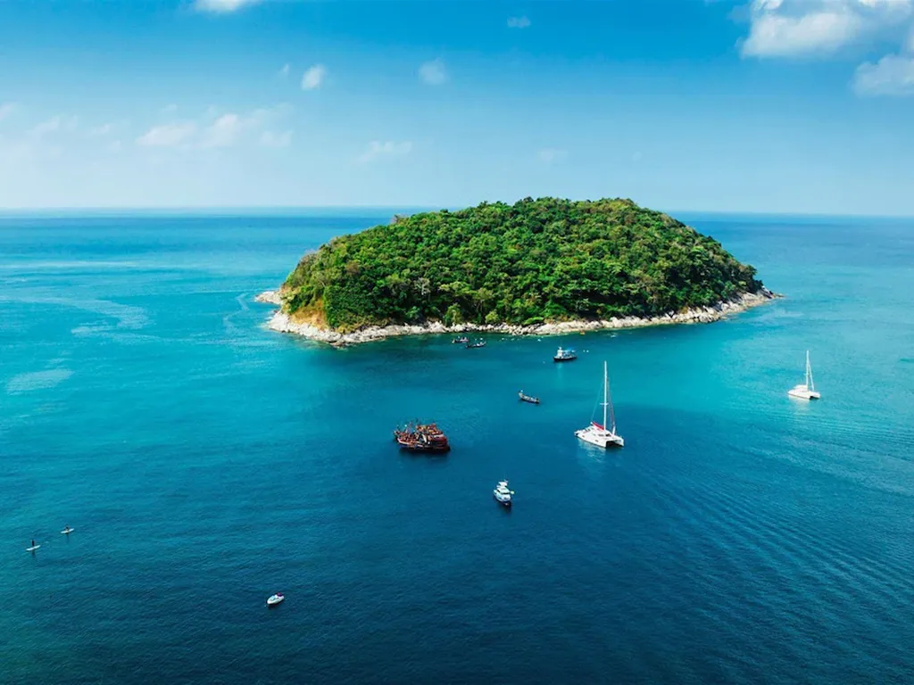 Island and sea view near the property