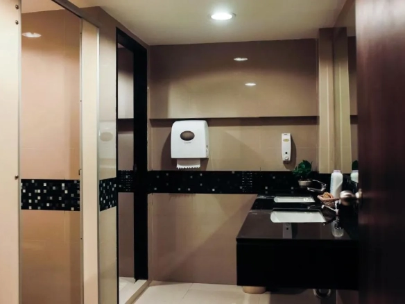 City night view enhancing hotel investment appeal