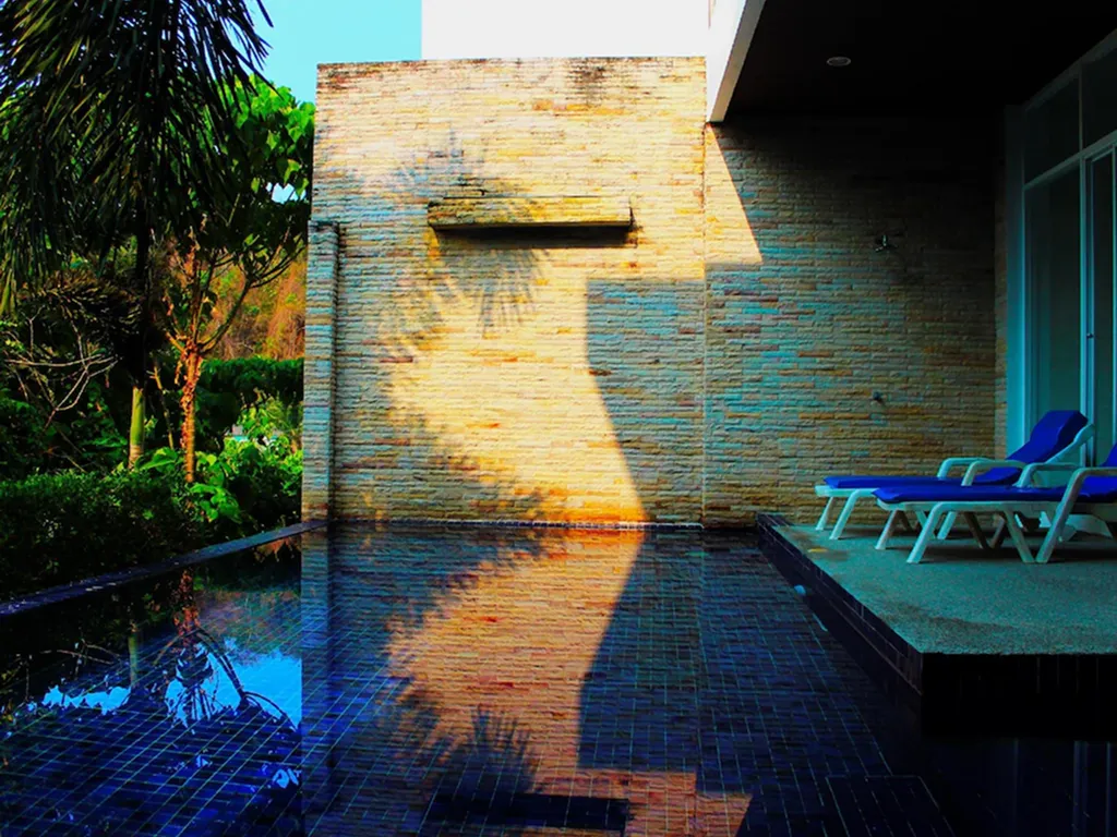 Water feature and architectural design of boutique hotel