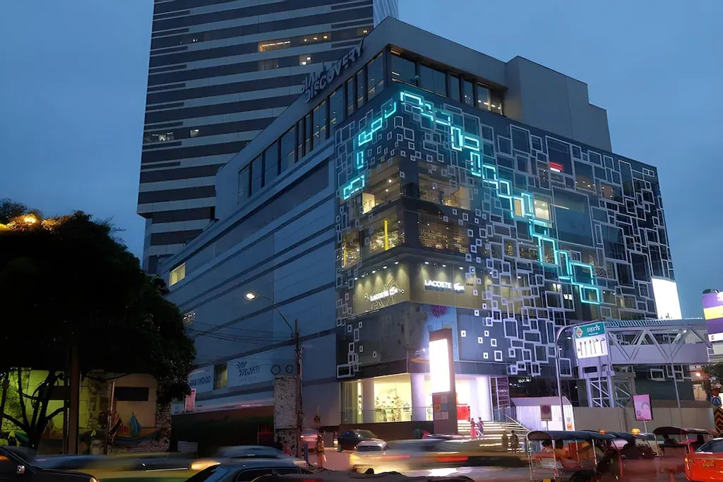 Commercial building near luxury hotel in Pratunam at night