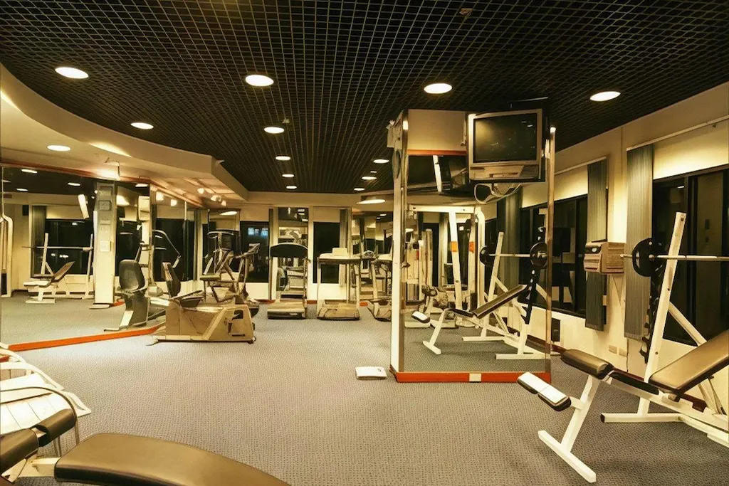 Fully equipped gym in Pratunam all suites hotel