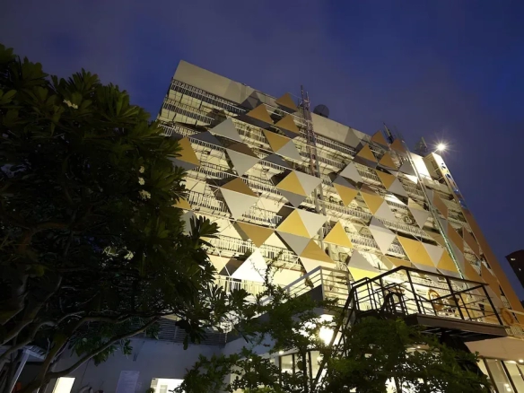 City skyline view surrounding the hotel location