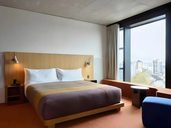 High floor suite room in Pratunam Bangkok hotel