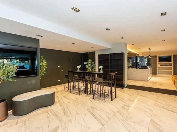 Hotel lounge and business-friendly common area