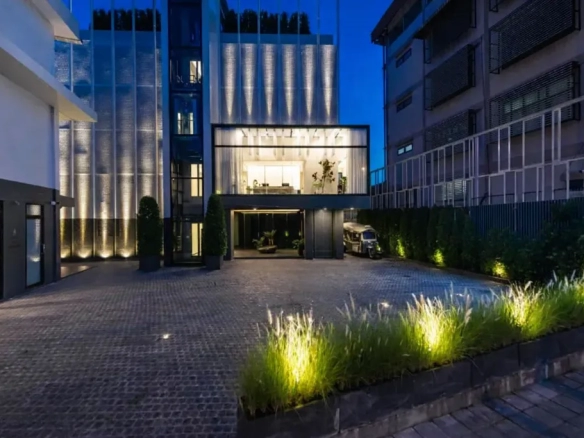 Front exterior view of hotel for sale in Bangkok Noi Bangkok