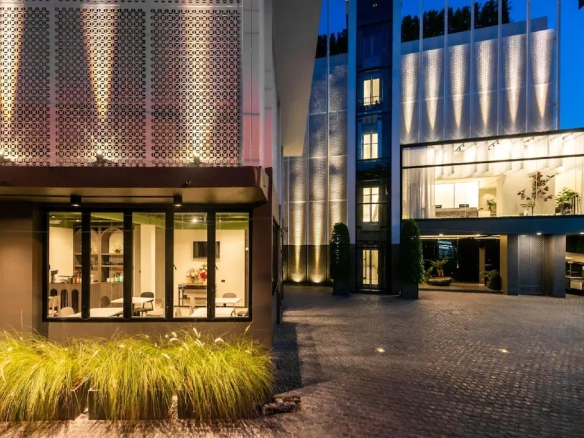 Main entrance and frontage of hotel for sale in Bangkok Noi Bangkok