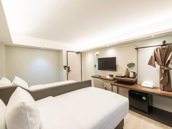 Guest room layout showing usable space of hotel for sale in Bangkok Noi Bangkok