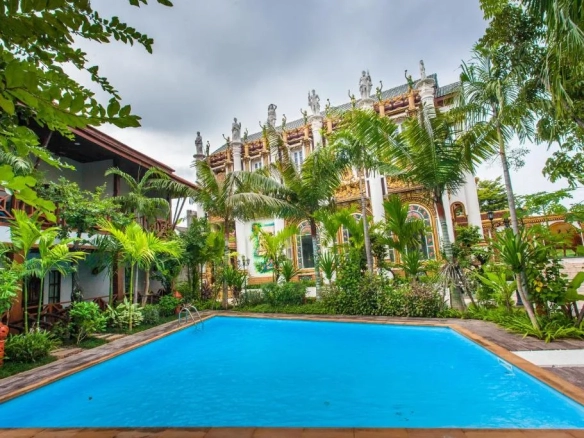 Hotel swimming pool Chiang Mai