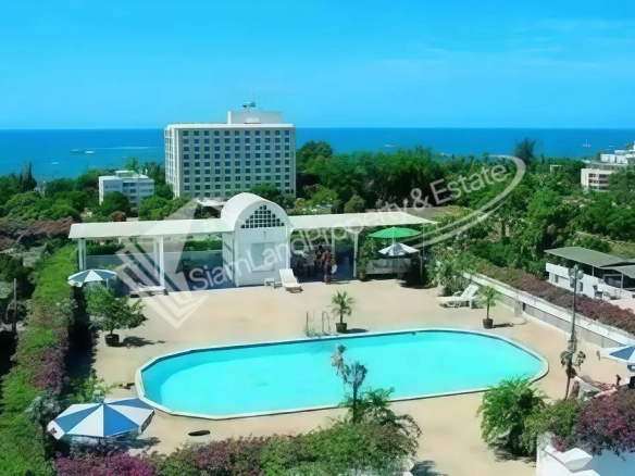 Grand resort hotel poolview