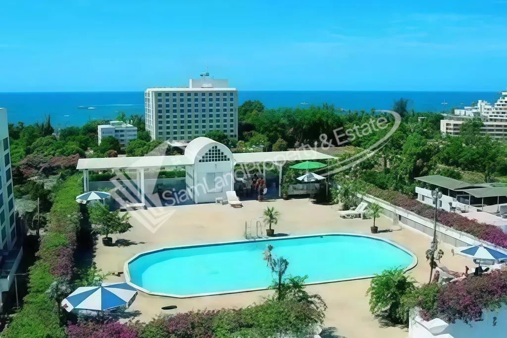 Grand resort hotel poolview