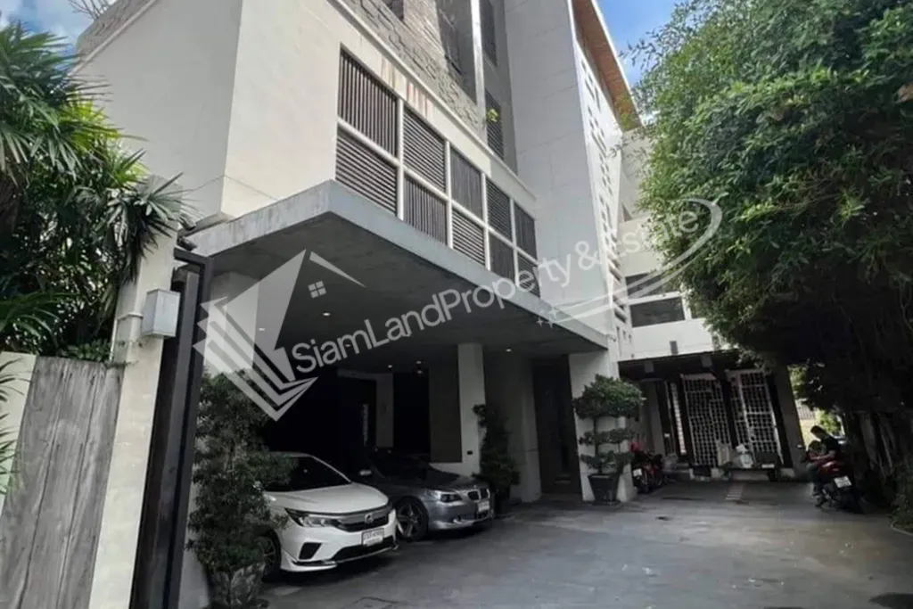 Ultra Luxury Pool Villa Sukhumvit Phrom Phong