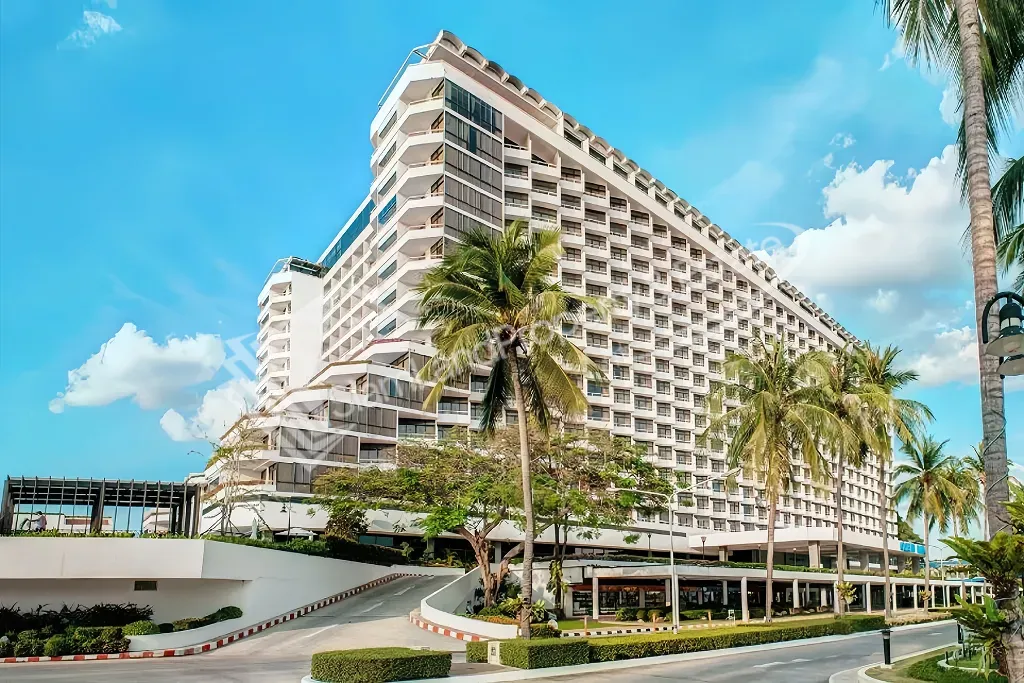 15-ambassador-city-jomtien-hotel-building-facade