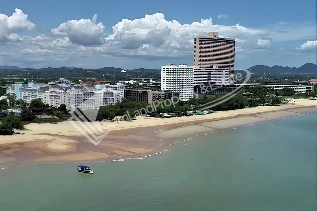21-ambassador-city-jomtien-hotel-coastline-panorama