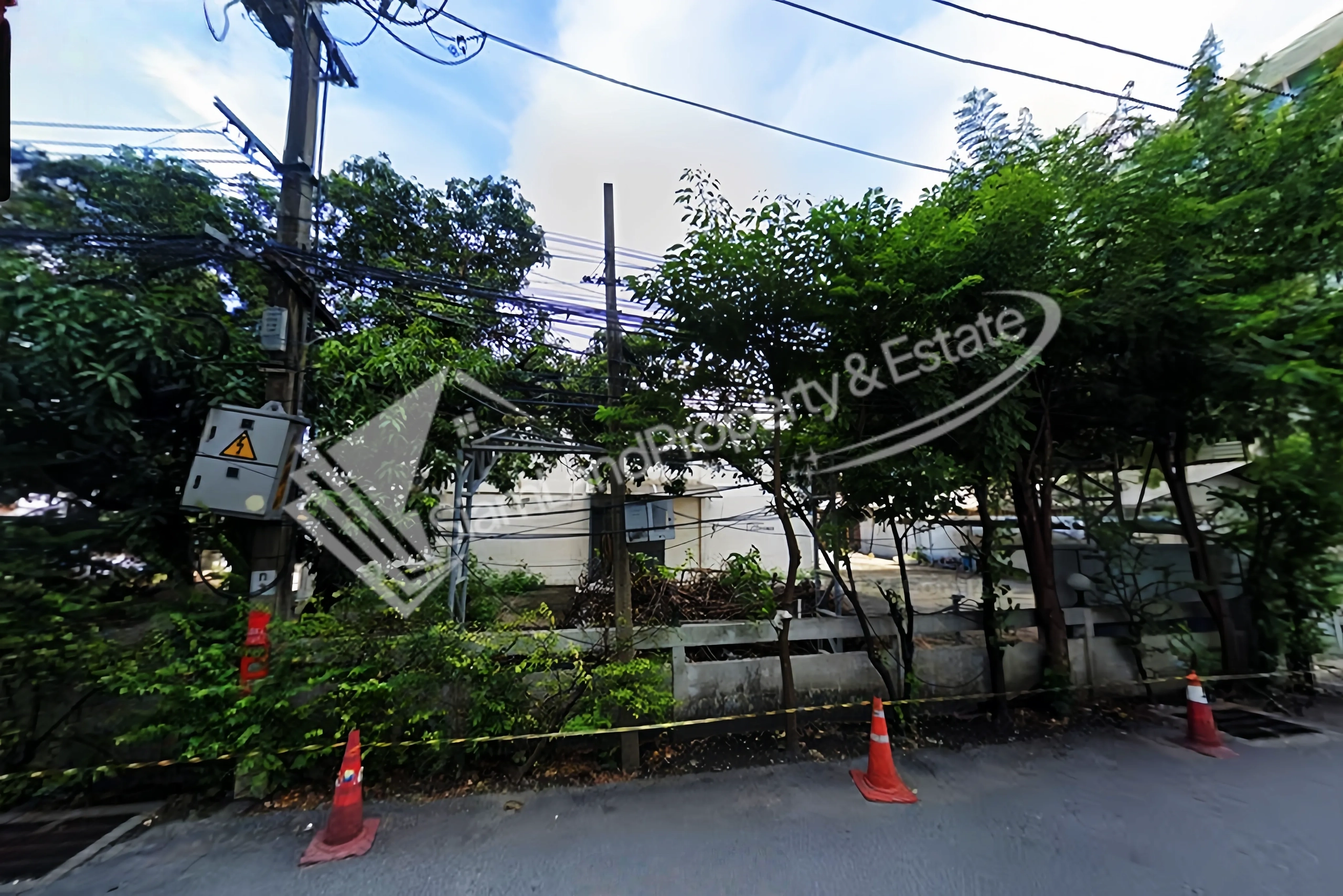 09-land-petchaburi-47-huay-kwang-gated-plot